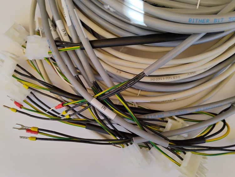 kable zwisowe i przewody elektryczne prefabrykowane
