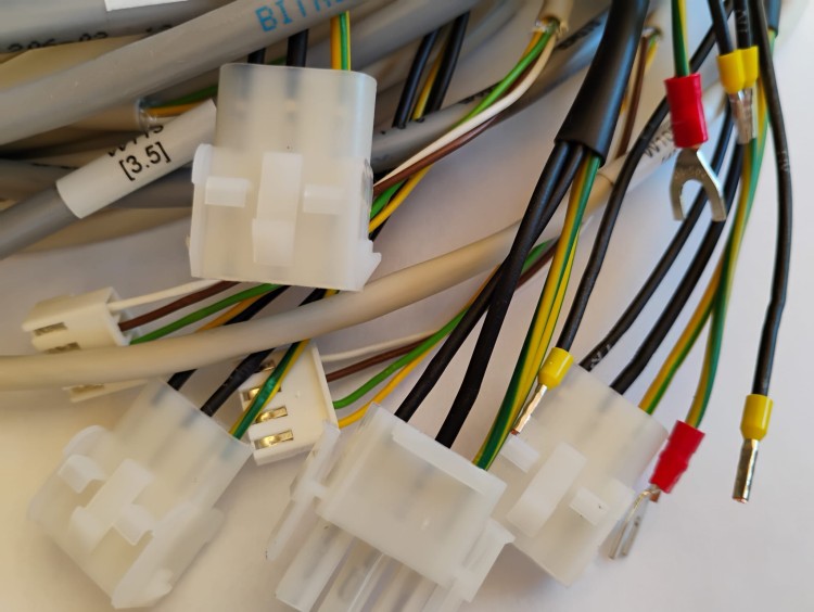 kable zwisowe i przewody elektryczne prefabrykowane